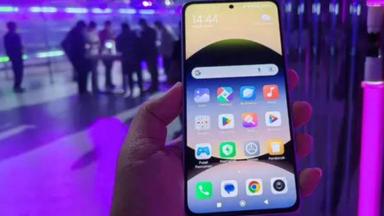 Desain Redmi Note 11 yang baru saja diperkenalkan di Indonesia. (Liputan6.com/Agustinus M. Damar)