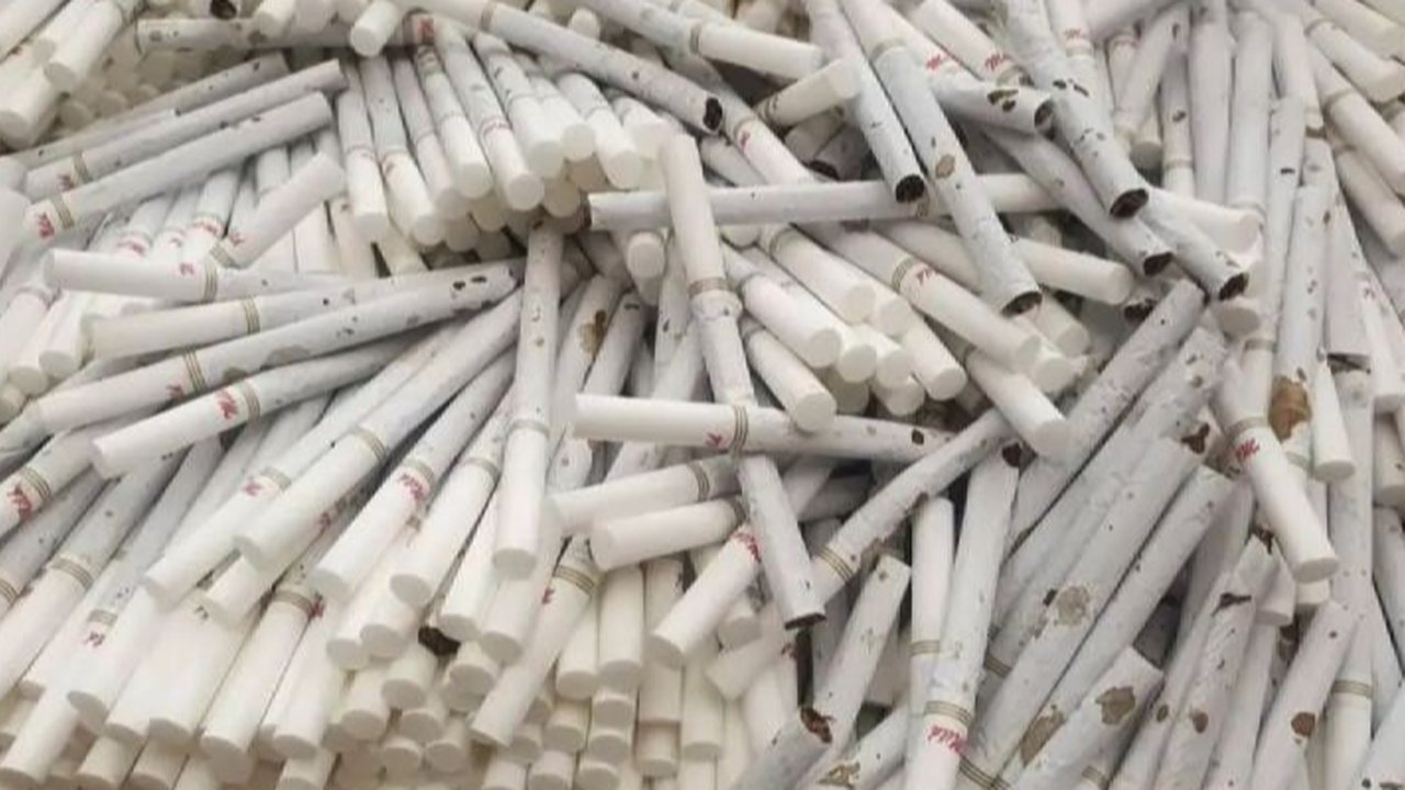 Bea Cukai Malang berhasil menyita 200.000 batang rokok ilegal senilai Rp297 juta dari sebuah mobil di Jalan Mayjen Sungkono, Kota Malang, dengan potensi kerugian negara mencapai Rp149,2 juta.