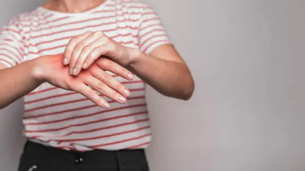 Asam urat tinggi di tangan (Foto: freepik)