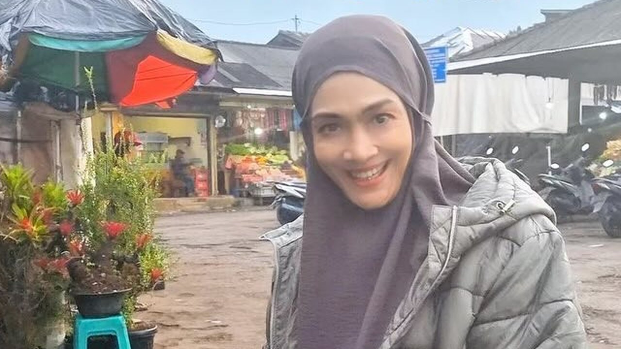 Sukses Turunkan BB 91 Kg, 7 Potret Kehidupan Dewi Hughes Kini yang Hidup Sehat