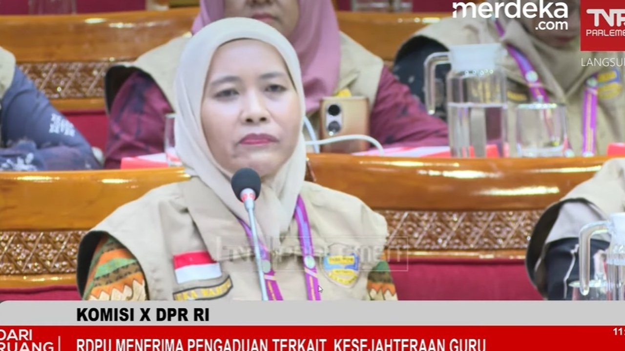 Ketua Umum Ikatan Guru Sertifikasi Swasta PLPG Indonesia Eka Wahyuni