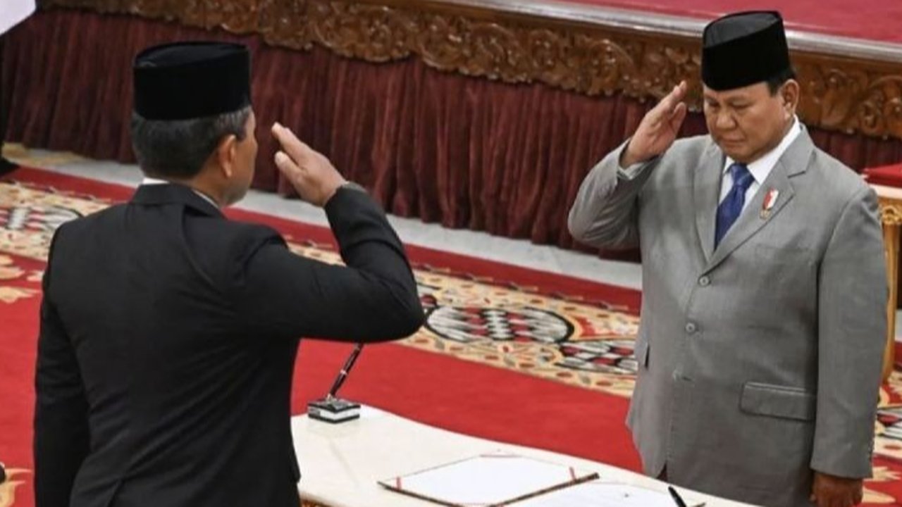 Wakil Presiden Jusuf Kalla (JK) memberikan masukan kepada Presiden Prabowo Subianto terkait strategi ketahanan pangan nasional, khususnya dalam mengelola surplus beras dan menstabilkan harga di pasaran.