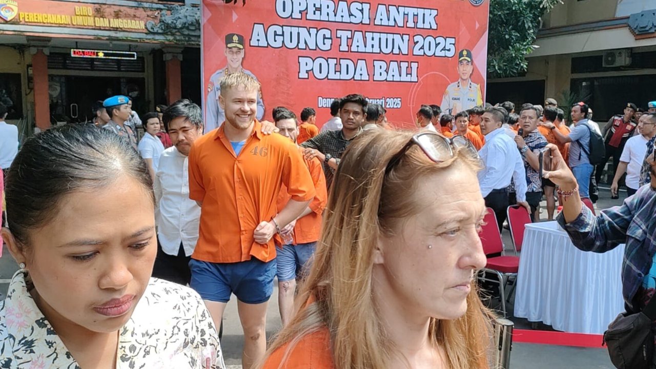 3 Bule Inggris Selundupkan Kokain ke Bali, Malah Senyum saat Ditangkap Polisi