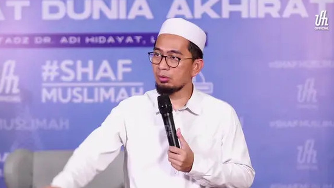 Tahun Baru Imlek 2025 Shio Ular Kayu. (Ilustrasi by AI)