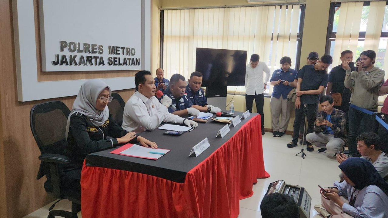 Kasat Reskrim Polsek Metro Jakarta Selatan, AKBP Bintoro saat ditemui awak media di lokasi rekonstruksi, Jumat (29/12/2023). (Merdeka.com/Rahmat Baihaqi)
