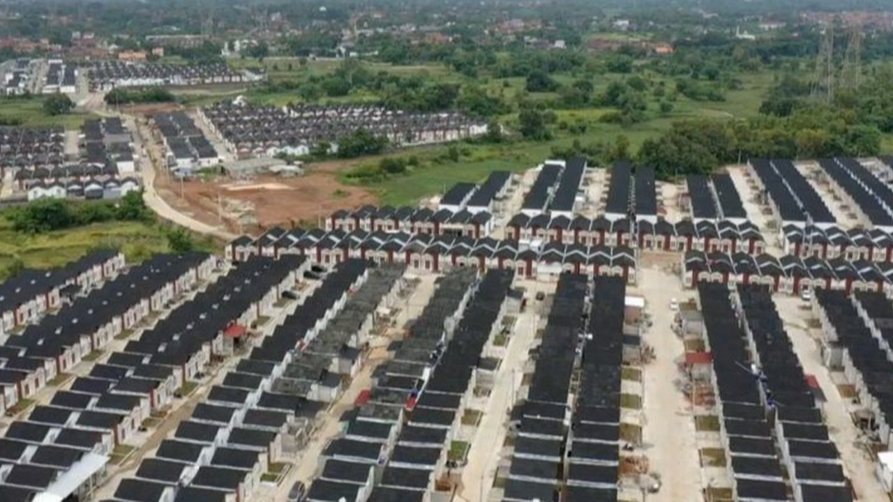 Kementerian PUPR mendorong pembangunan rumah ramah lingkungan untuk meningkatkan kenyamanan dan kesehatan penghuni, serta memberikan insentif berupa bantuan PSU bagi pengembang perumahan subsidi yang memiliki sertifikat bangunan hijau.