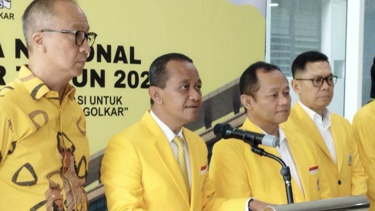 Ketua Umum Partai Golkar, Bahlil Lahadalia, optimistis posisi menteri Golkar tetap aman meskipun Presiden Prabowo Subianto sempat menyinggung soal reshuffle kabinet.