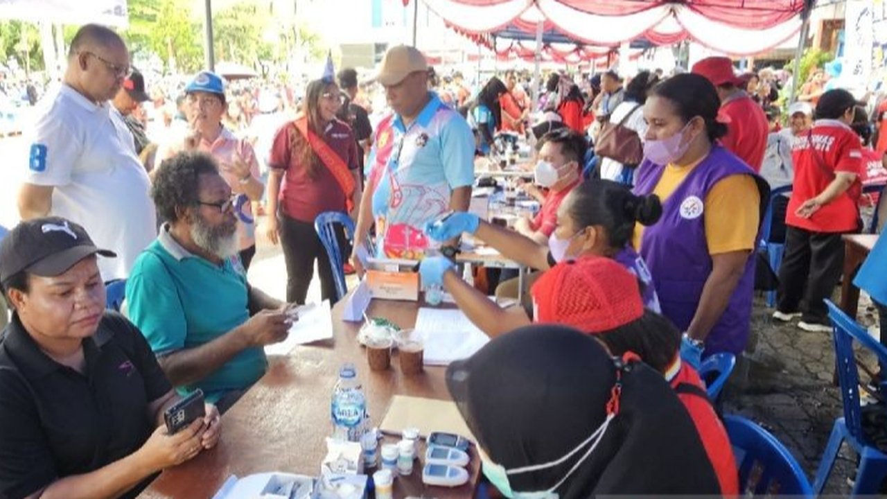 Pemerintah Kota Jayapura mulai memberikan layanan pemeriksaan kesehatan gratis di 14 puskesmas dan beberapa tempat lainnya, mengajak warga untuk memanfaatkan program ini guna deteksi dini masalah kesehatan.