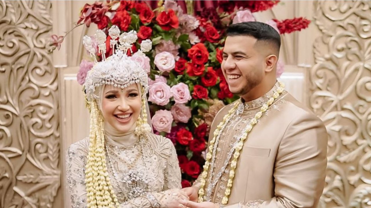 Momen Yislam Jaidi dapat kejutan. (credit:instagram.com/yislamaljaidi)
