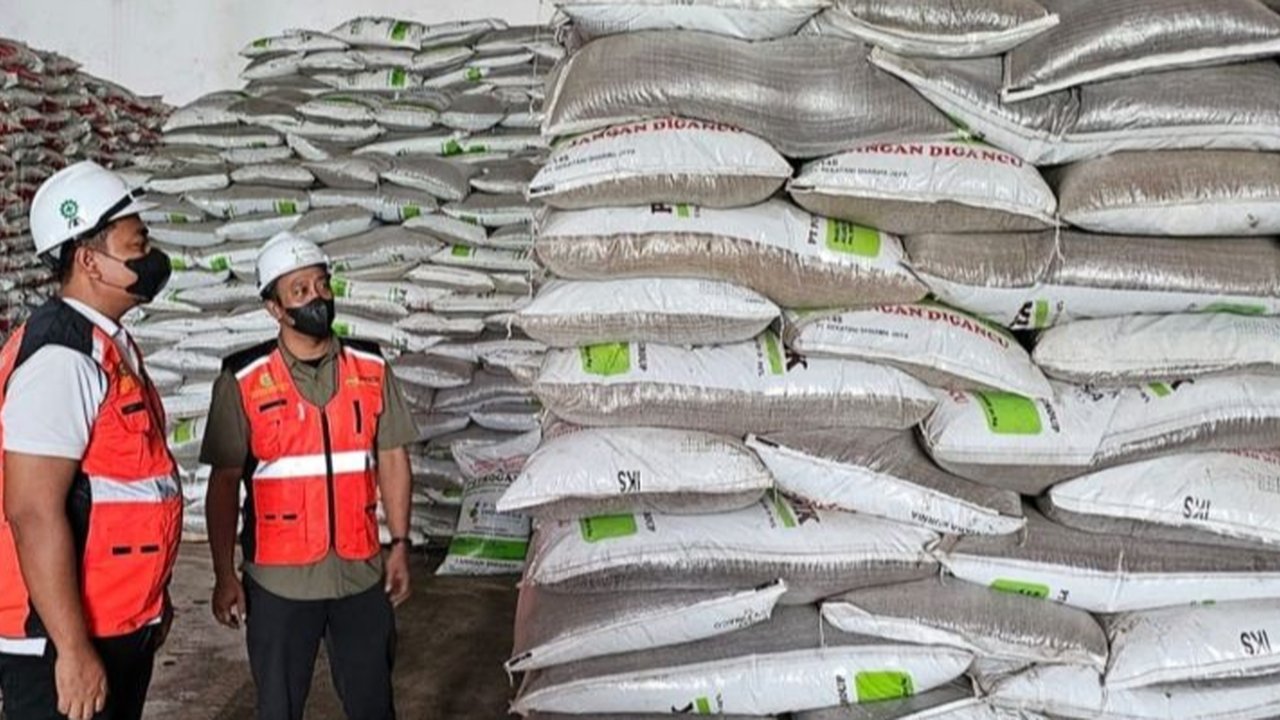 Pupuk Indonesia telah menyalurkan 21.237 ton pupuk bersubsidi di Sulawesi Selatan sejak awal Januari 2025 untuk mendukung produktivitas pertanian, dengan penyaluran terbanyak di Kabupaten Bone dan Jeneponto.