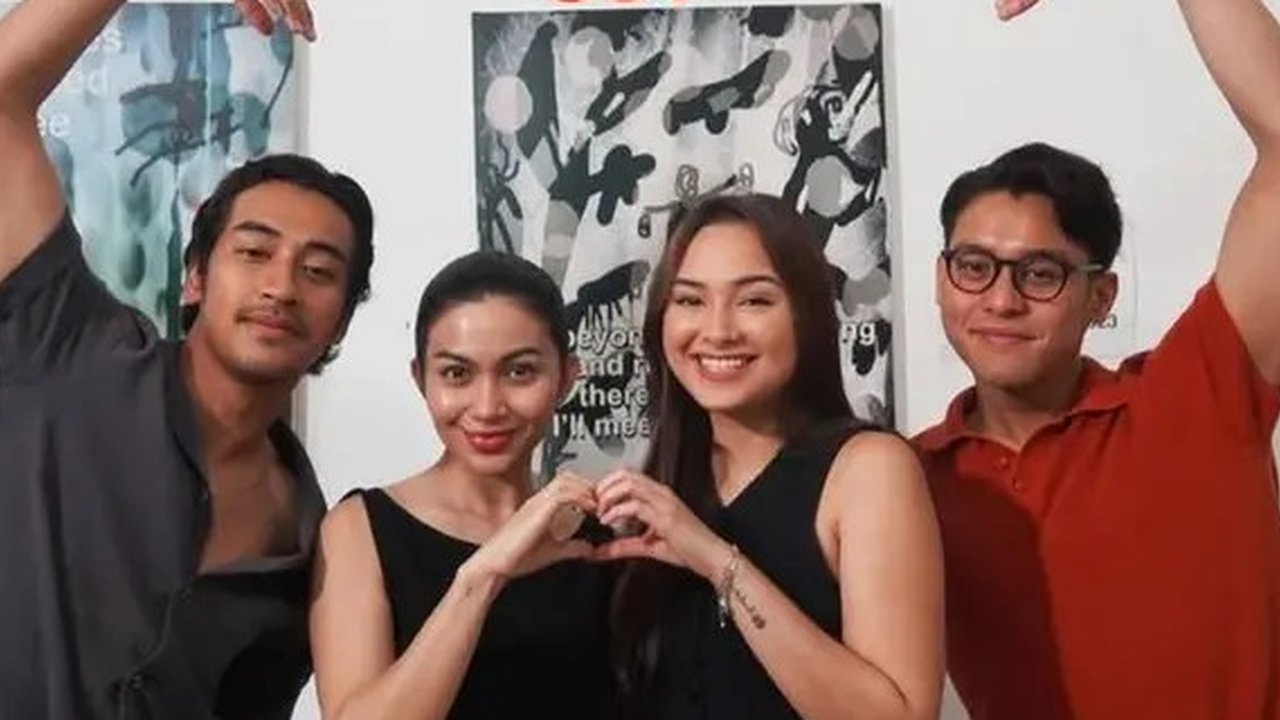 Potret beda gaya pemain 'A Business Proposal' Korea vs Indonesia. (sumber: X/@kdrama_menfess, Instagram/imhyoseop/abidzar73)