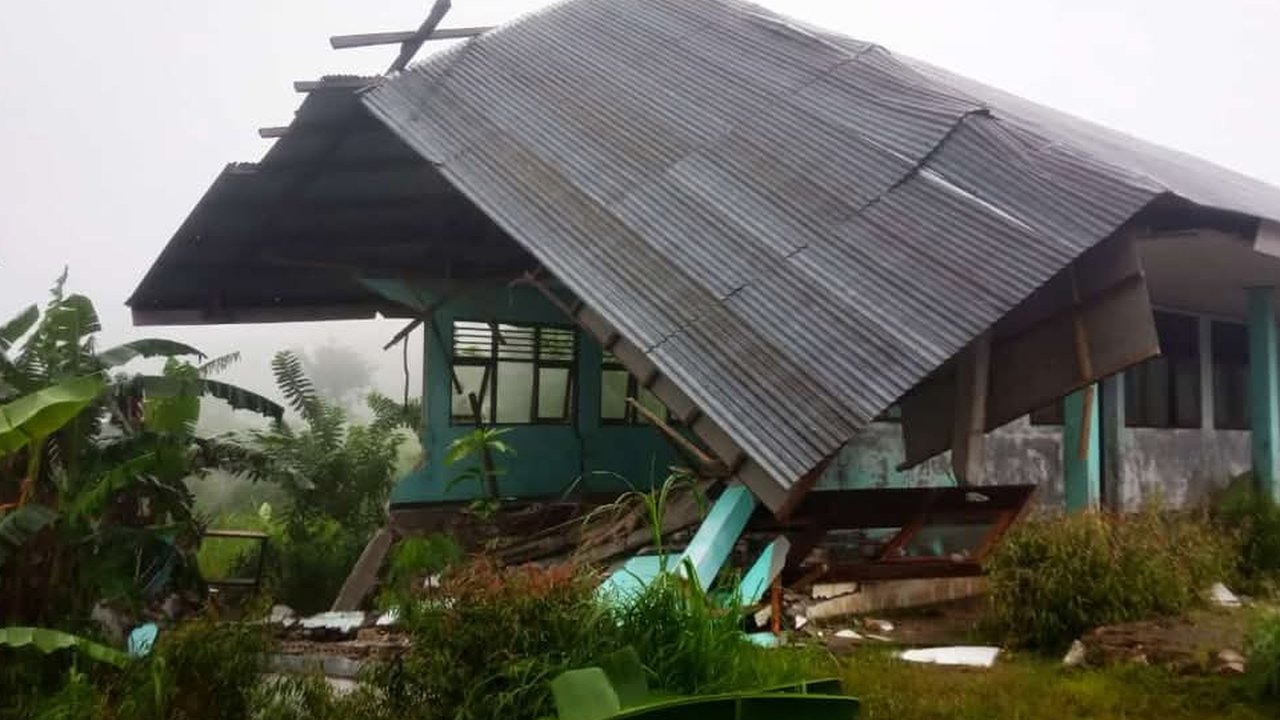 sekolah rusak akibat cuaca ekstrem di Kupang