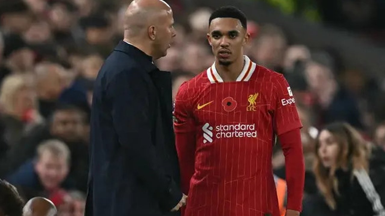 Selebrasi Darwin Nunez usai mencetak gol kemenangan Liverpool saat menjamu Bournemouth pada pekan kelima Liga Inggris, Sabtu (21/9/2024). ( AFP/Paul Ellis)