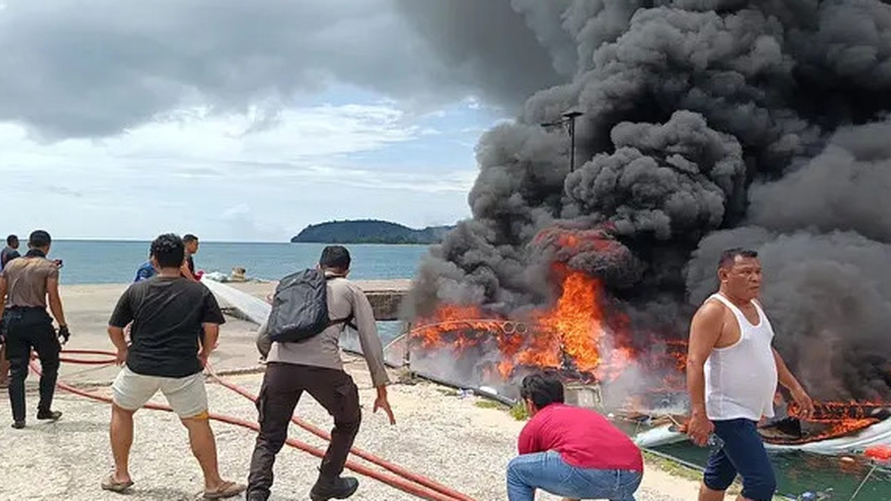 Keakraban keluarga Anang Ashanty dengan mendiang Benny Laos. (Instagram/ ashanty_ash)