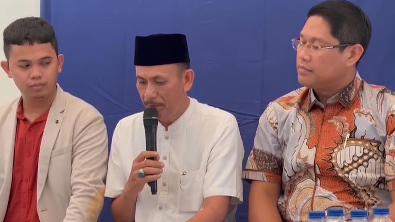 Kepala Desa Kohod, Arsin, ditetapkan sebagai tersangka kasus pemalsuan sertifikat dan kuasa hukumnya menyatakan belum berencana mengajukan praperadilan.