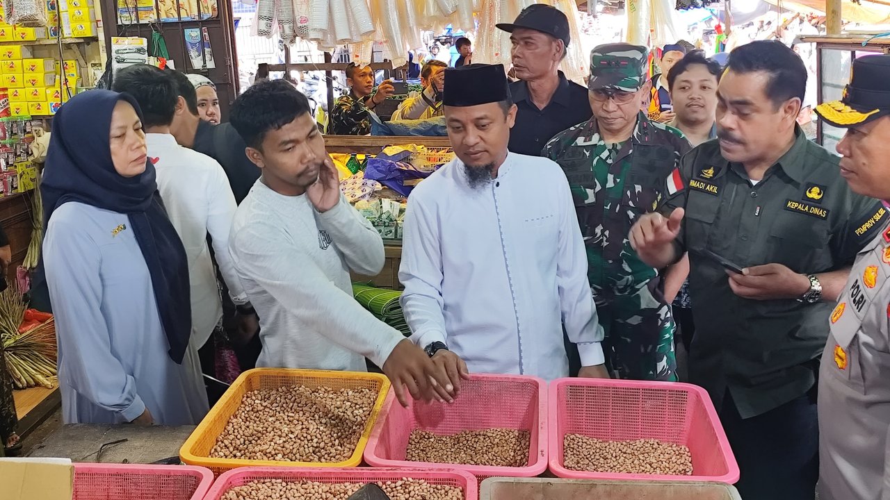 Gubernur Sulawesi Selatan Andi Sudirman Sulaiman Sidak Pasar