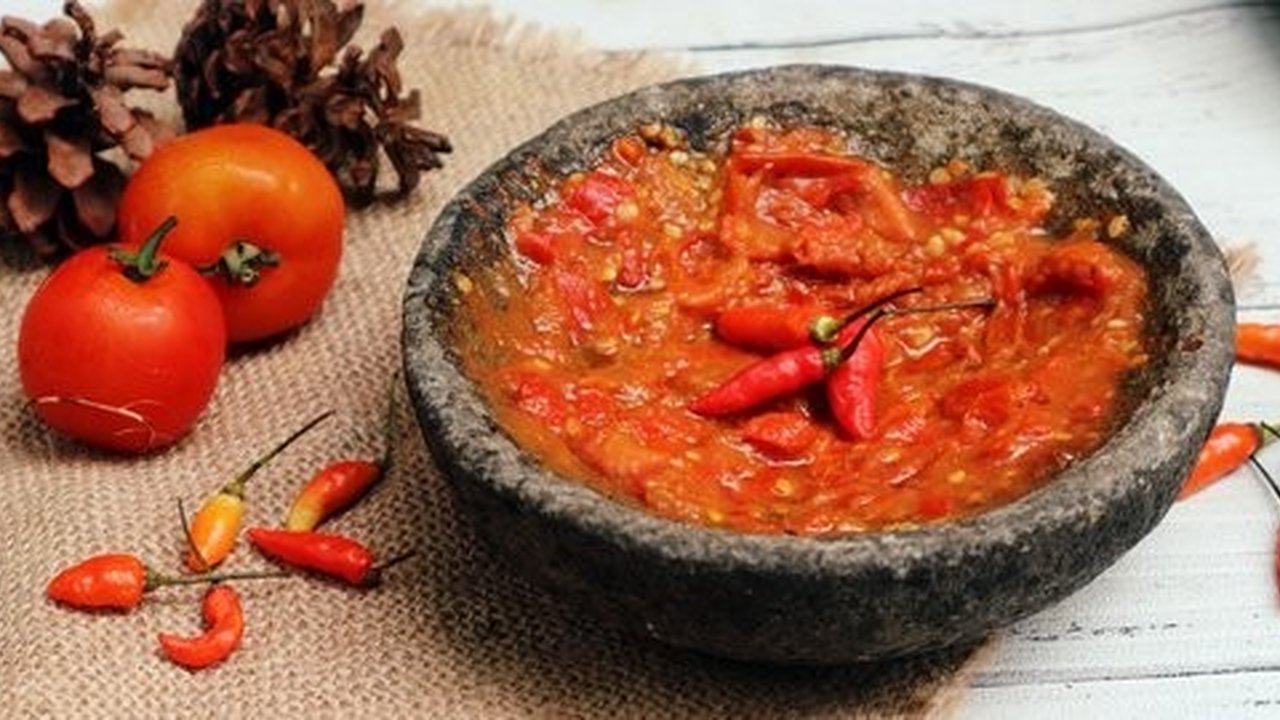 Resep sambal asam khas cirebon copyright/freepik