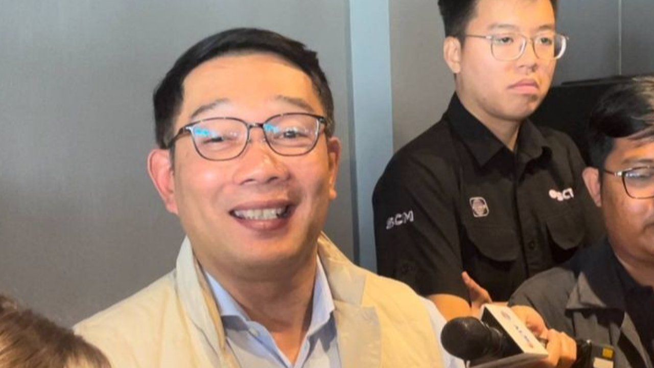 Mantan Gubernur Jabar, Ridwan Kamil, terpilih menjadi juri dalam ajang BTN Housingpreneur, menilai 400 inovasi perumahan untuk mendukung program satu juta rumah pemerintah, serta menekankan pentingnya inovasi ramah lingkungan.