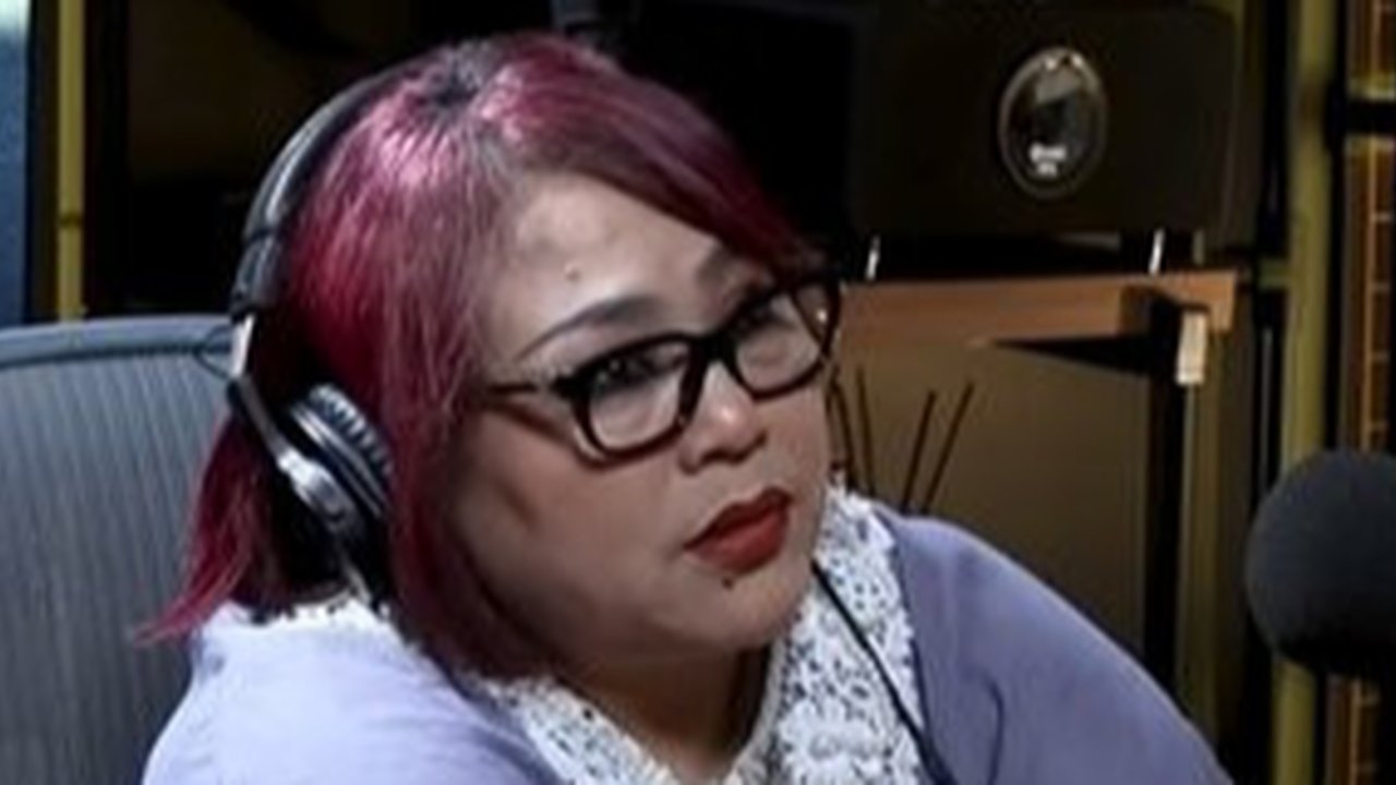 Potret Nunung Nangis Ungkap Semua Hartanya Ludes, Tak Mampu Operasi - Saldo Cuma 100 Ribu