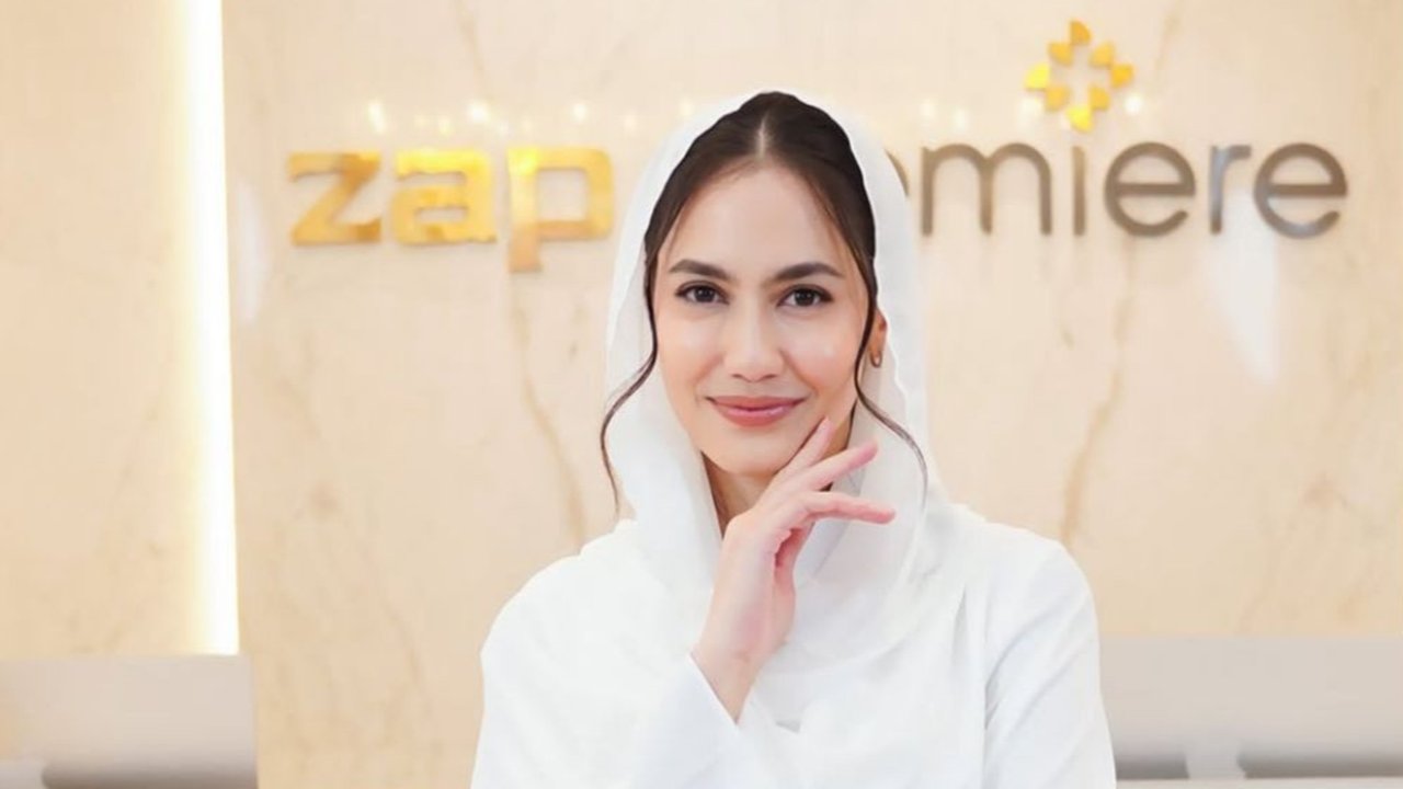 3 Potret Pevita Pearce Pamer Gaya Berkelas dalam Balutan Hijab, Kecantikannya Banjir Pujian