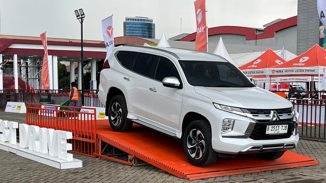 Perbandingan Mobil Transmisi Manual dan Otomatis: Mana yang Bikin Nyaman?