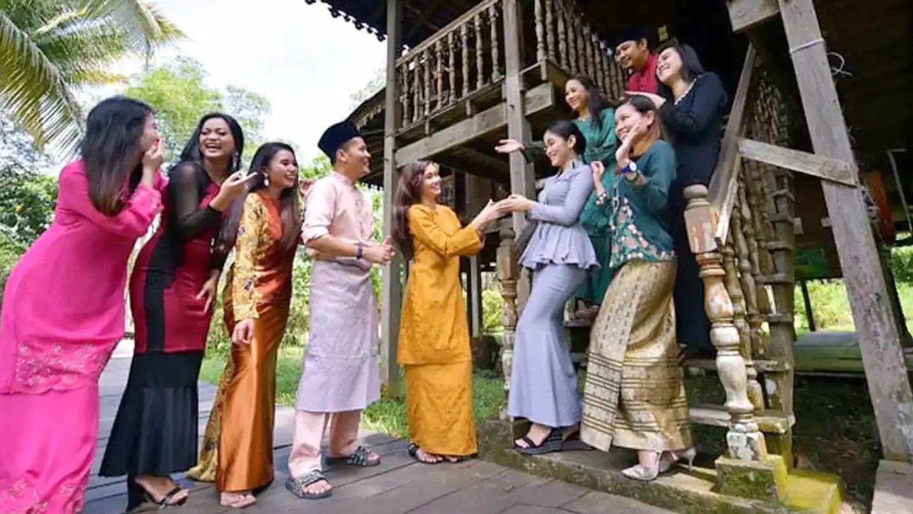 Ilustrasi Outfit Lebaran Wanita Non-Hijab