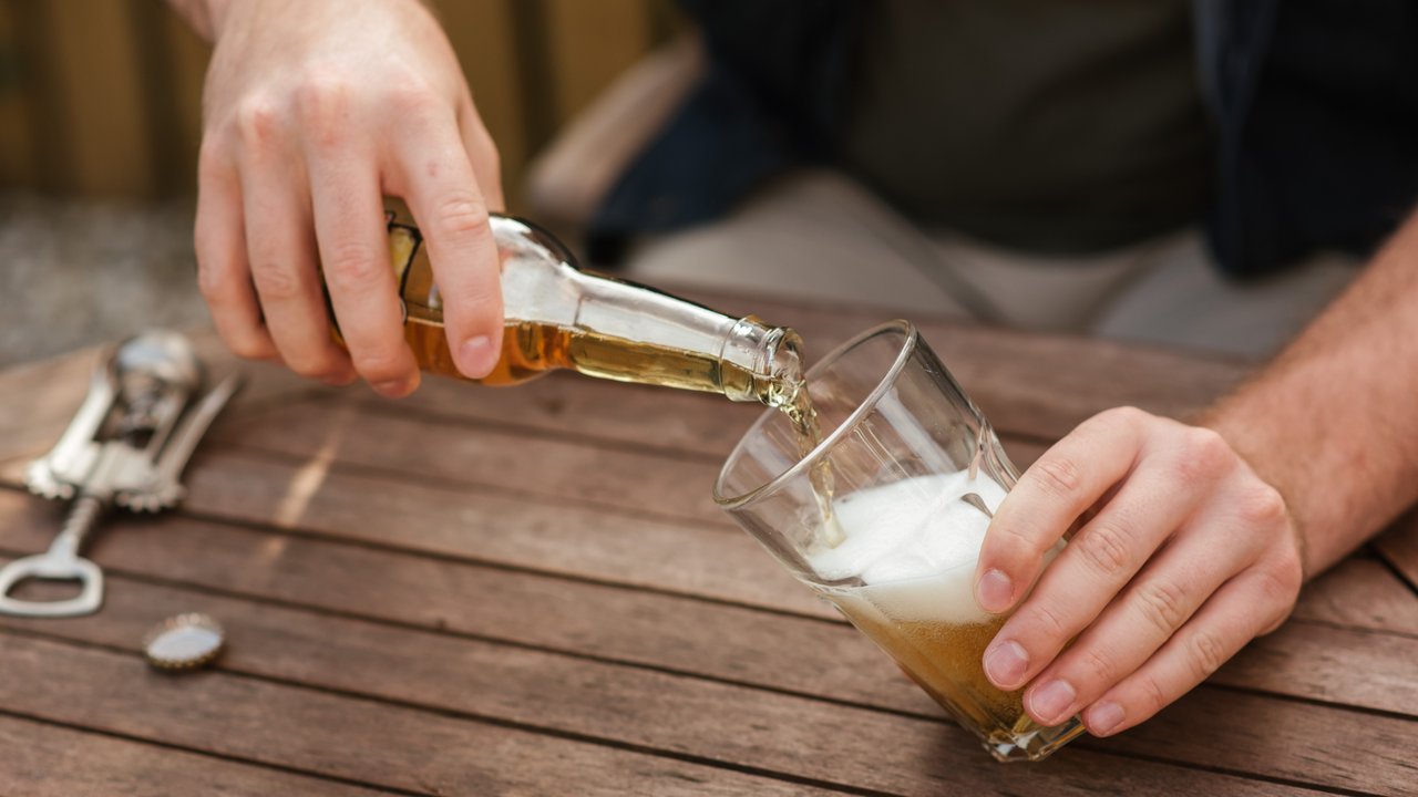 Ilustrasi alkohol Foto oleh Anete Lusina dari Pexels