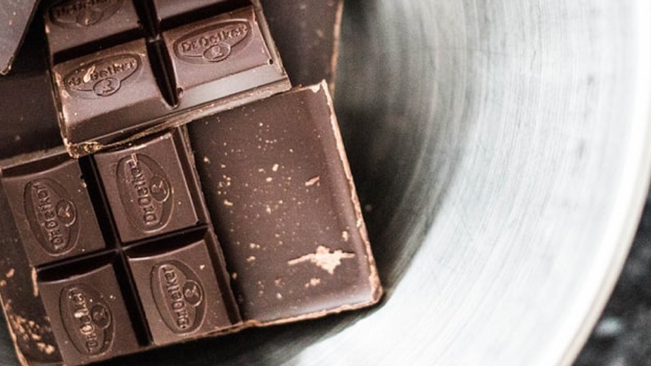 Ilustrasi cokelat hitam (dok.unsplash)