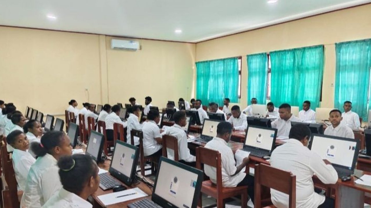 Pemkab Pegunungan Arfak mengajukan permohonan afirmasi CPNS 2024 untuk mengakomodasi 230 honorer yang gagal seleksi dan mengisi 277 formasi kosong, berharap pemerintah pusat menyetujui usulan tersebut.