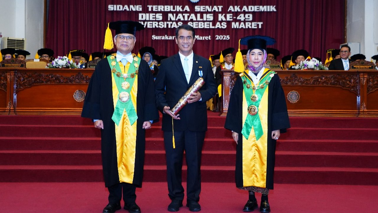 Dinilai Berprestasi di Bidang Pertanian, Mentan Andi Amran Sulaiman Dianugerahi UNS Award