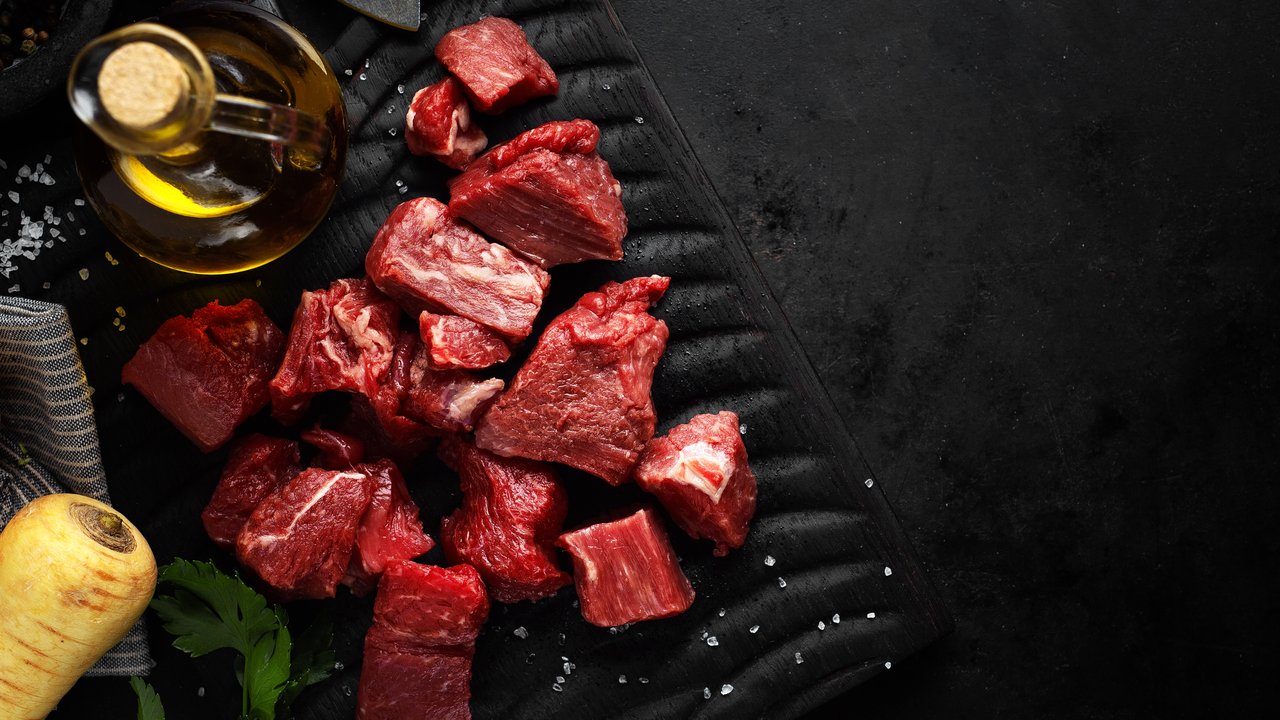 Ilutrasi daging merah sebagai pemicu asam urat (copyright Freepik)