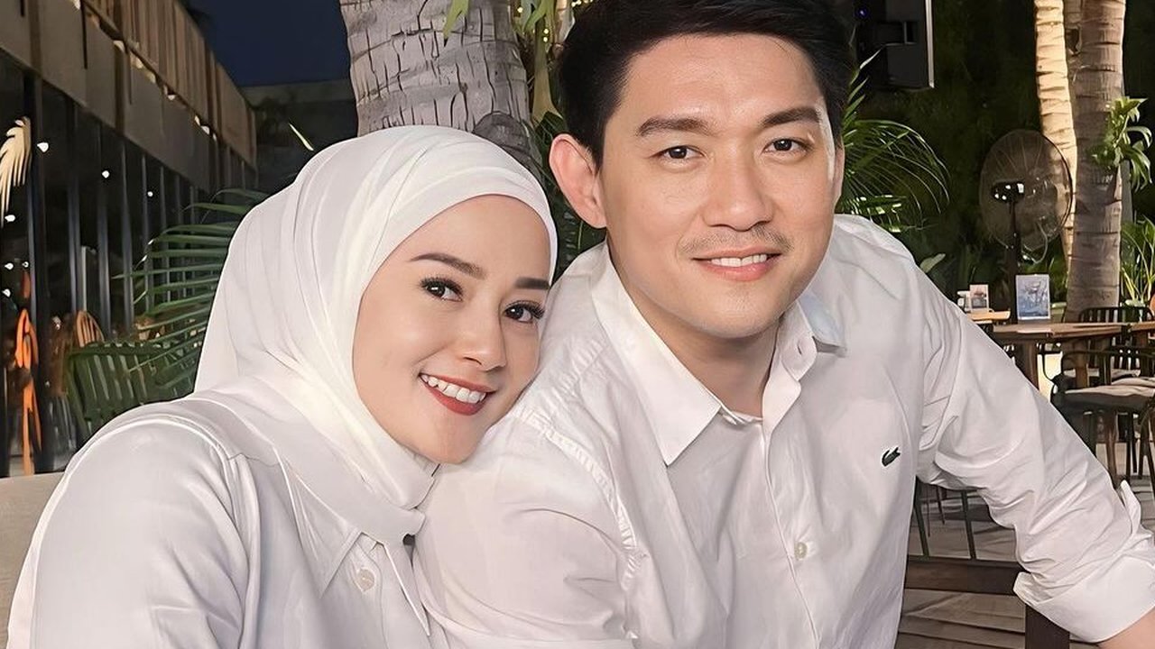 Ifan Seventeen Nyekar ke Makam Dylan Sahara, Ditemani Citra Monika
