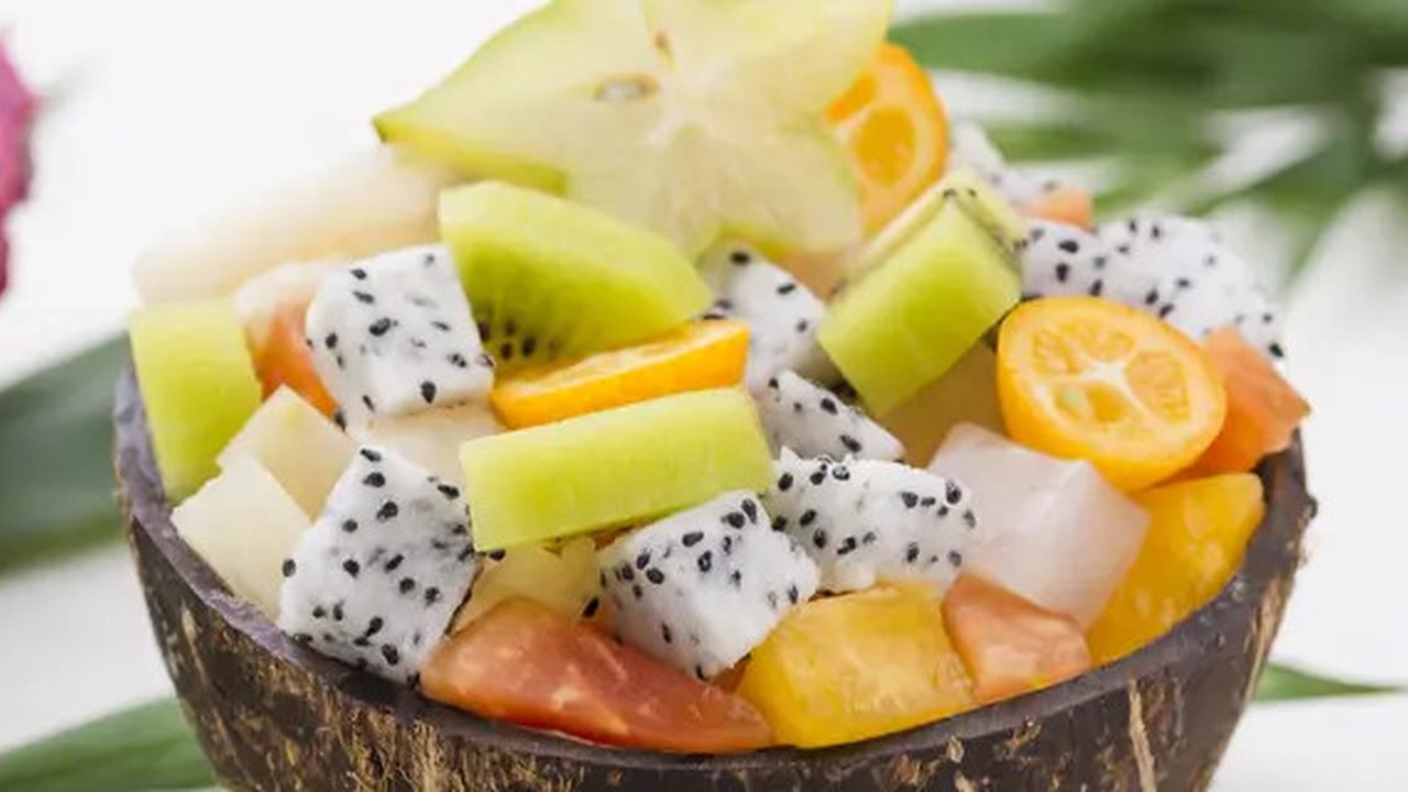 Buah-buahan yang baik adalah buah yang tetap segar serta memiliki tampilan yang menarik (Foto: Unsplash.com/engin akyurt)