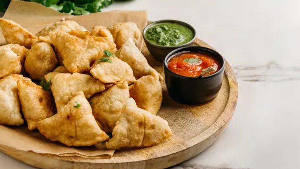 Resep pisang goreng kulit pangsit gimbal. (dok. Cookpad @cook_4968345)