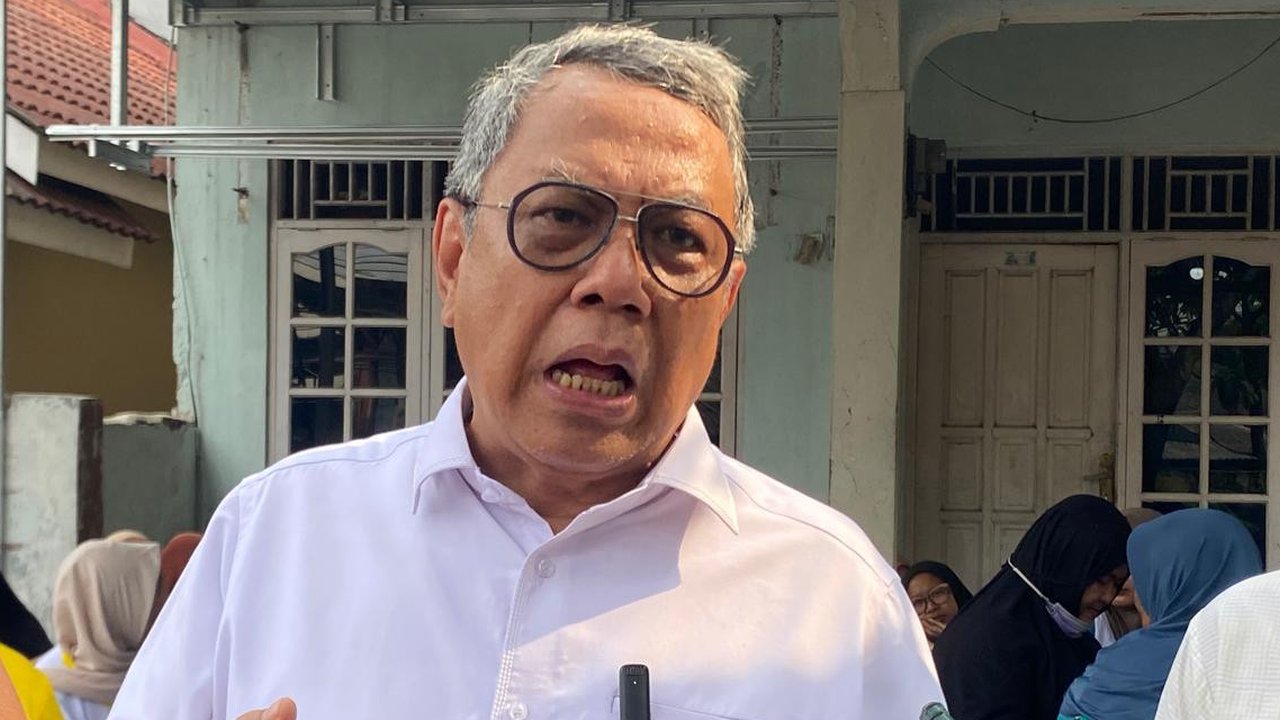 Calon Wali Kota Tangsel Benyamin Davnie. (Pramita Tristiawati).