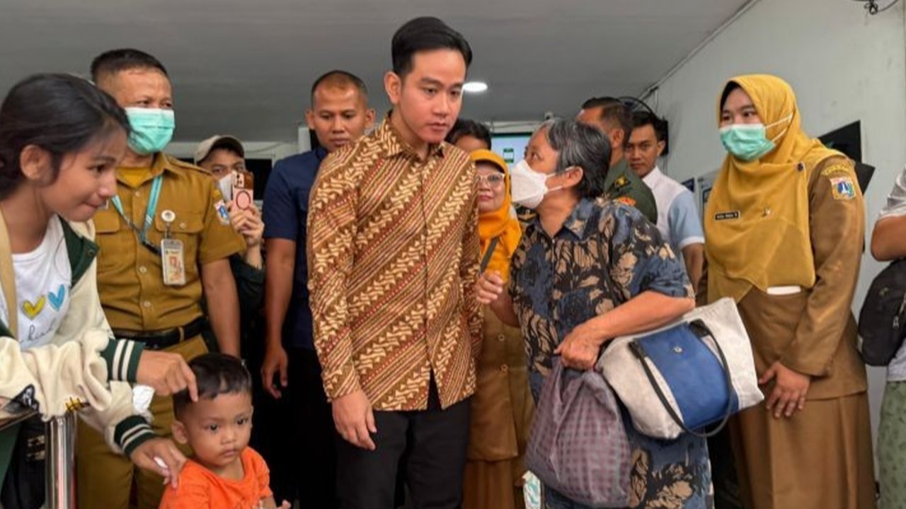 Wakil Presiden Gibran Rakabuming Raka tinjau langsung pelaksanaan Cek Kesehatan Gratis (CKG) di dua puskesmas Jakarta Barat dan minta program tersebut tak dipersulit.