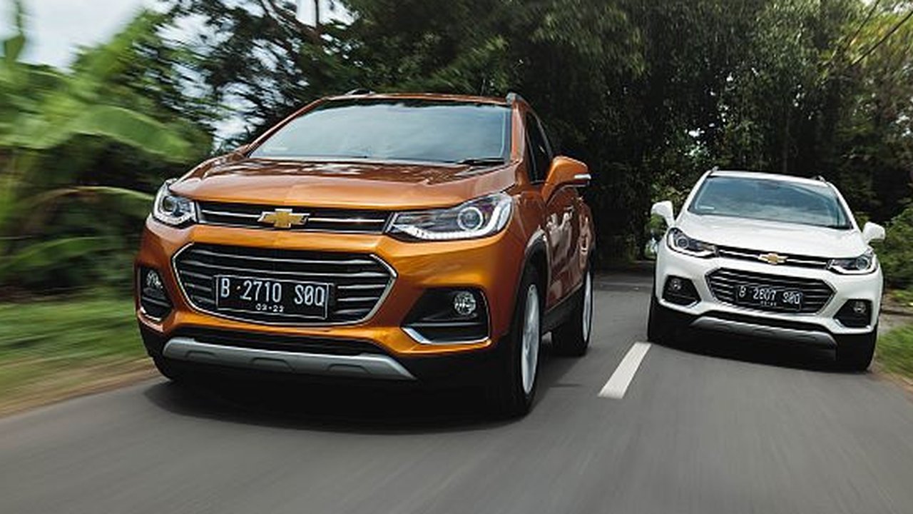 Tips Ampuh Mengemudi Mobil di Tanjakan Agar Tidak Mundur
