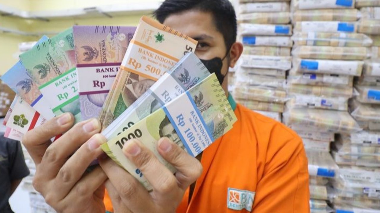 BNI menyediakan layanan penukaran uang baru hingga 27 Maret 2025 melalui berbagai outlet di Jabodetabek dan luar Jabodetabek dalam rangka program Serambi BI, masyarakat perlu mendaftar terlebih dahulu melalui aplikasi PINTAR.