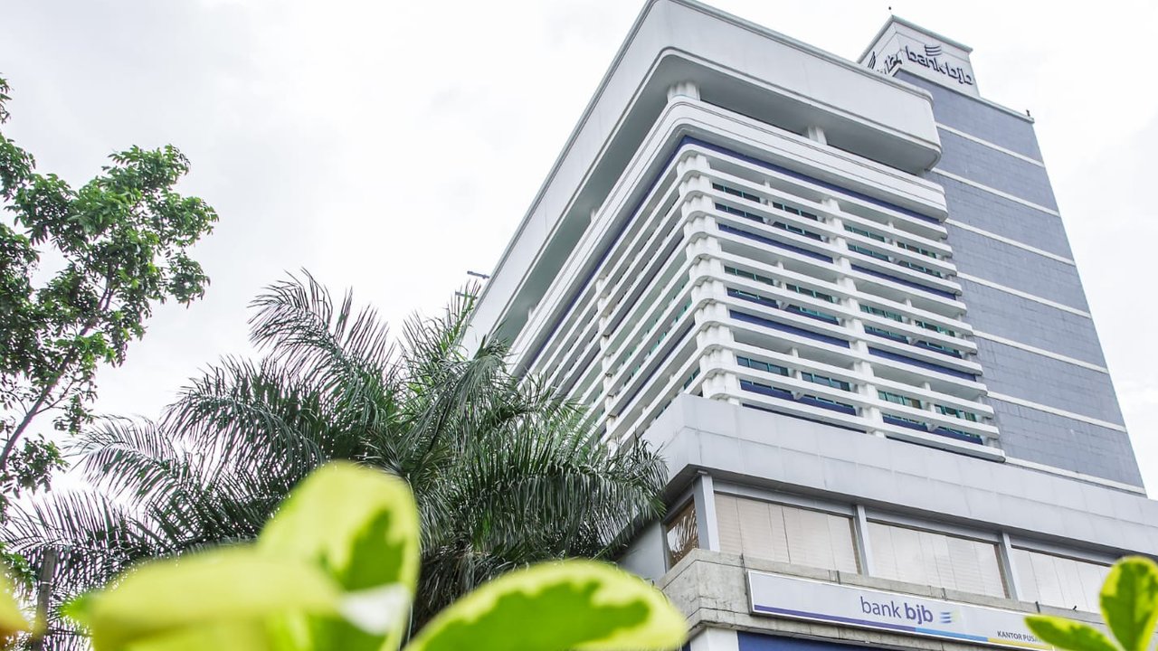 Usai Rumah Ridwan Kamil, Kini KPK Geledah Kantor BJB