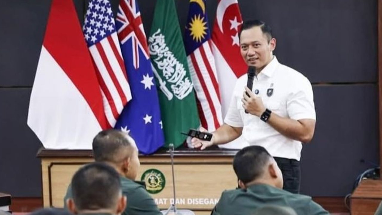 Menko Infrastruktur Agus Harimurti Yudhoyono (AHY) memberikan kuliah umum di Seskoad tentang pembangunan infrastruktur dan ekonomi sebagai pilar pertahanan negara yang kuat.