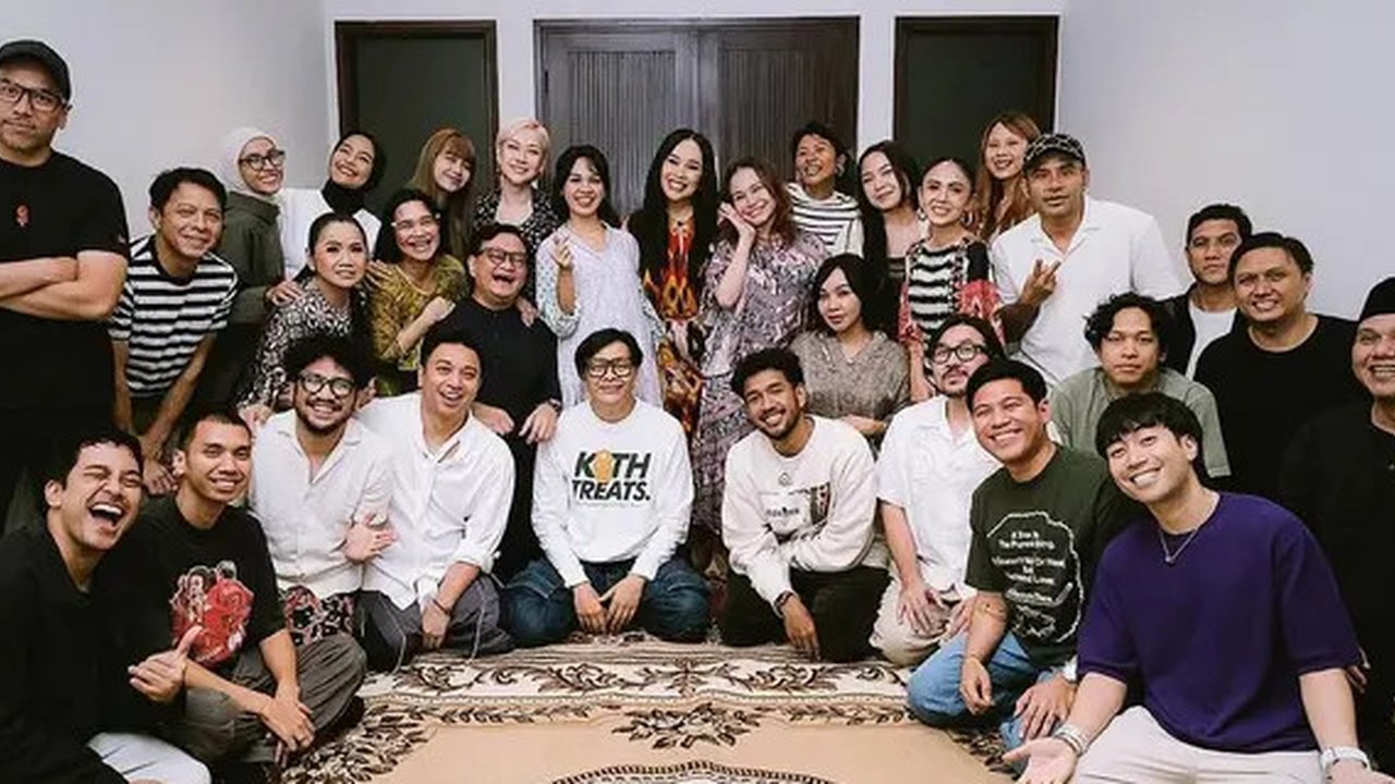 Momen acara buka puasa bersama musisi dan penyanyi ternama. (sumber: Instagram/itsmebcl/armandmaulana04)