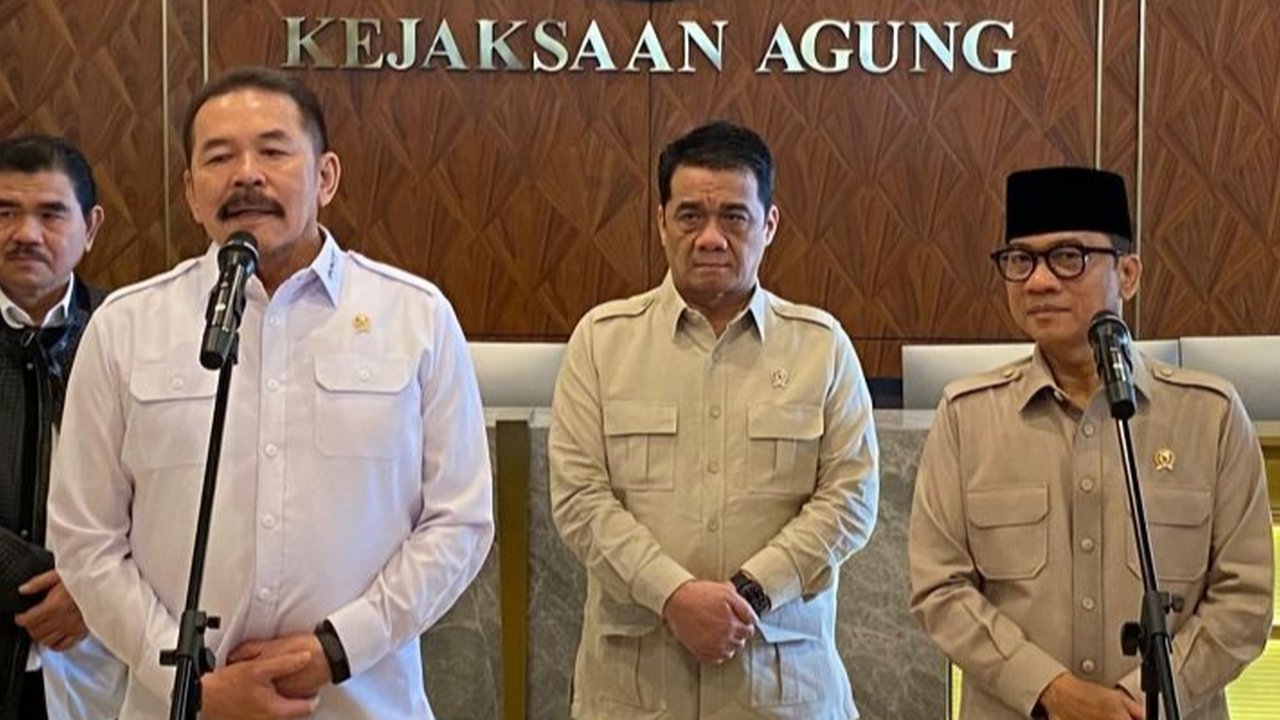 Kejaksaan Agung dan Kementerian Desa Pembangunan Daerah Tertinggal mencegah kebocoran dana desa yang mencapai Rp71 triliun di tahun 2025 dengan pendampingan dan penegakan hukum.
