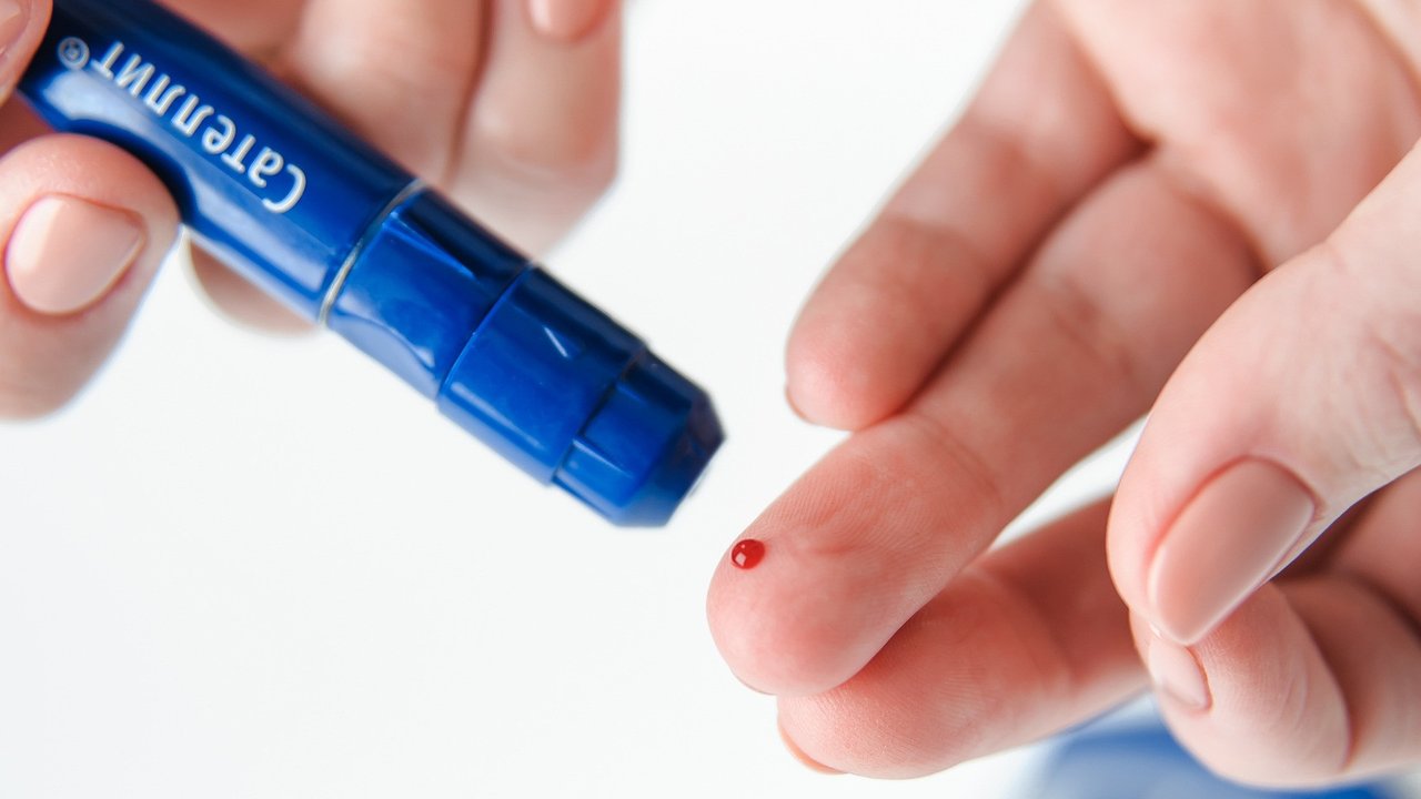 Periksa Kadar Gula Darah.