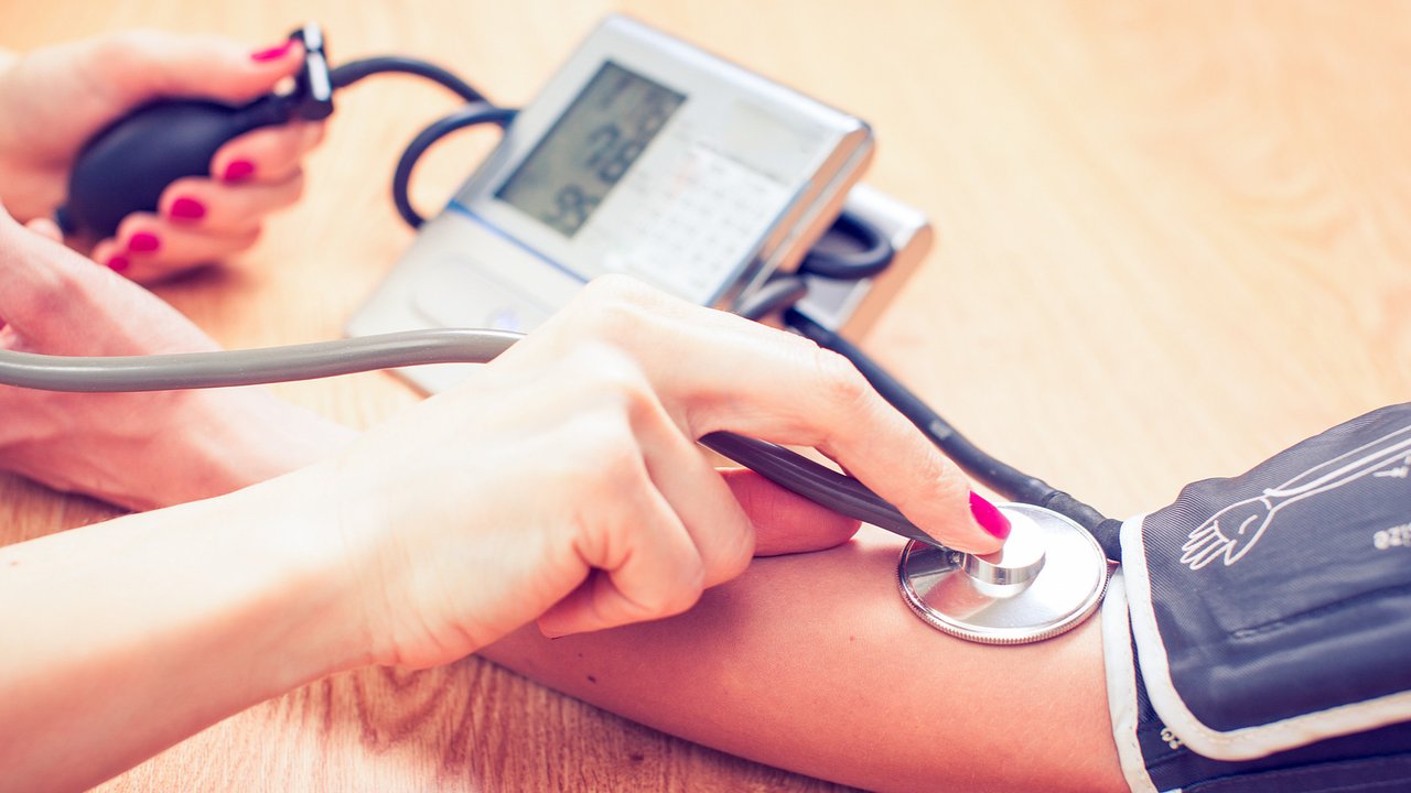 Akan lebih baik lagi jika kita menjaga tekanan darah tetap terkendali sehingga terhindar dari hipertensi (Ilustrasi/iStockphoto)