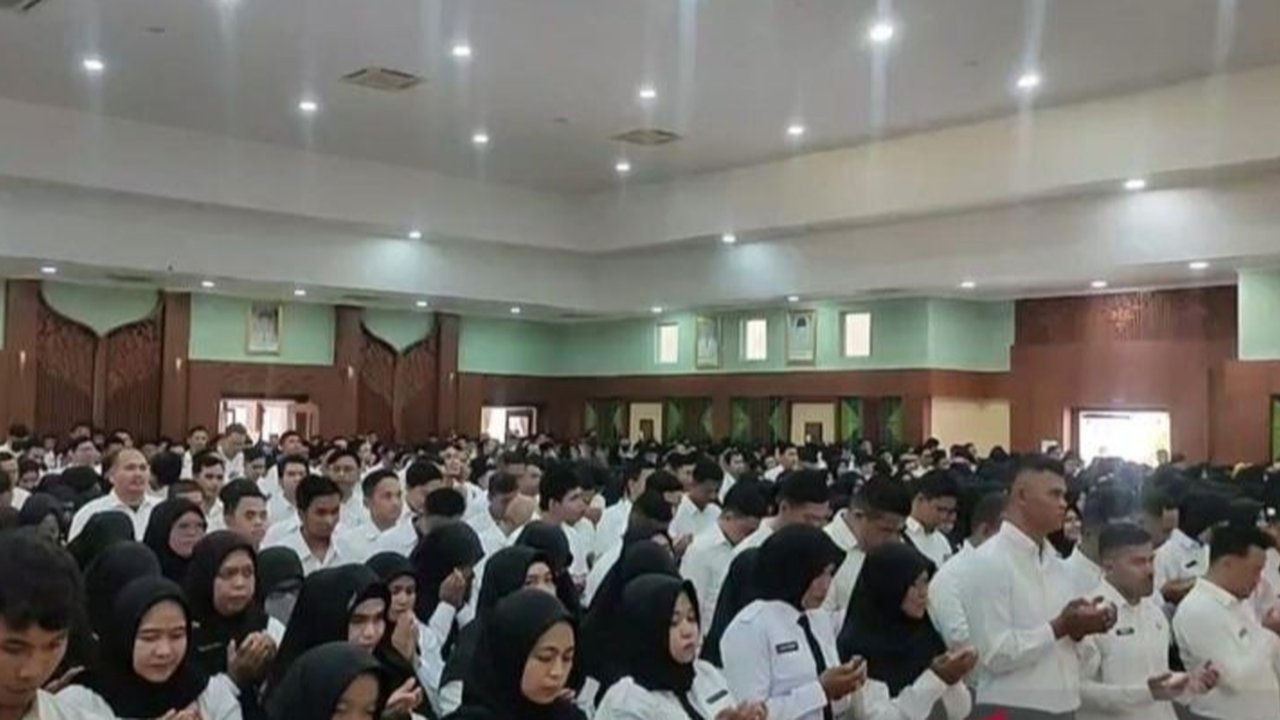 Wakil Presiden Gibran Rakabuming Raka tinjau langsung pelaksanaan Cek Kesehatan Gratis (CKG) di dua puskesmas Jakarta Barat dan minta program tersebut tak dipersulit.