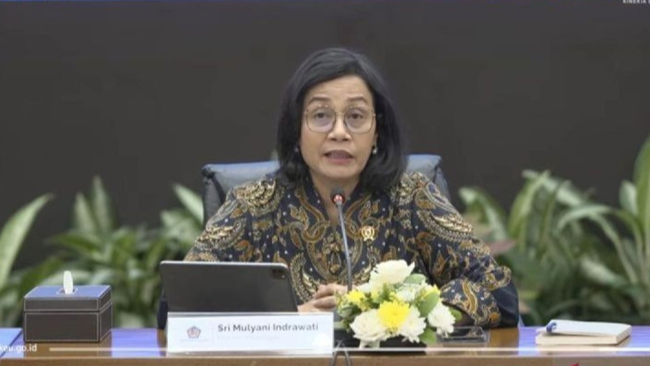 Menteri Keuangan Sri Mulyani Indrawati menegaskan bahwa deflasi Indonesia bukan disebabkan oleh penurunan daya beli, melainkan intervensi pemerintah melalui berbagai kebijakan strategis.