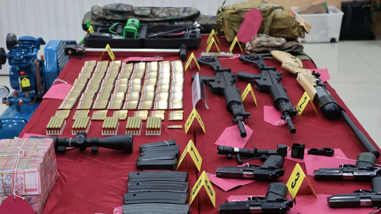 Satpam SMA di Sleman Pasok Senjata Api ke KKB Papua, Simpan Senapan Serbu dan 200 Amunisi