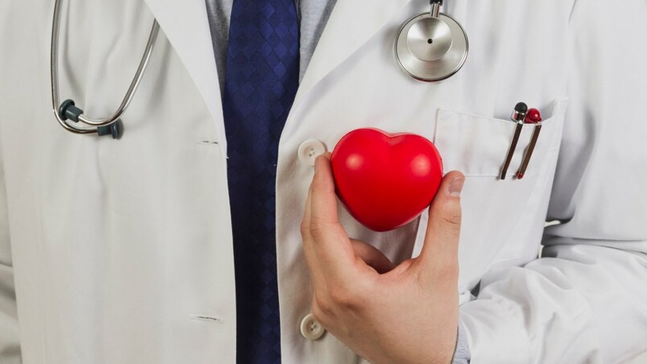 Dapatkan beragam manfaat dengan mengonsumsi buah rambutan. Tidak hanya buahnya, biji dan kulitnya pun bisa dimanfaatkan, lho!