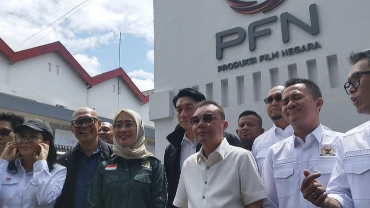 Wakil Ketua DPR RI Dasco Ahmad sidak ke Kantor PFN; Direktur Utama baru, Ifan Seventeen, terlambat 40 menit; DPR ungkap kondisi PFN memprihatinkan dan perlu bantuan pemerintah.