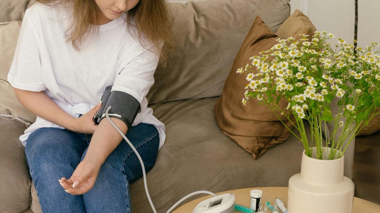 Banyak orang mengira tekanan darah rendah dan anemia merupakan kondisi yang sama atau mirip. Ternyata, keduanya memiliki perbedaan yang jelas.